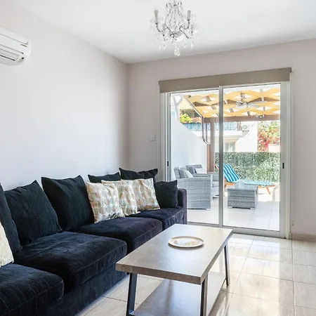 Carisa Flat, 2 Bedrooms Apartment Larnaca